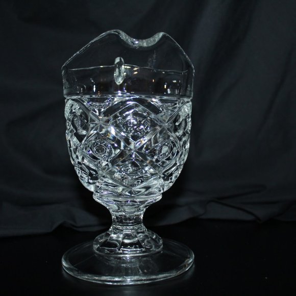 Diamond thumb print footed glass pitcher - Picture 6 of 7